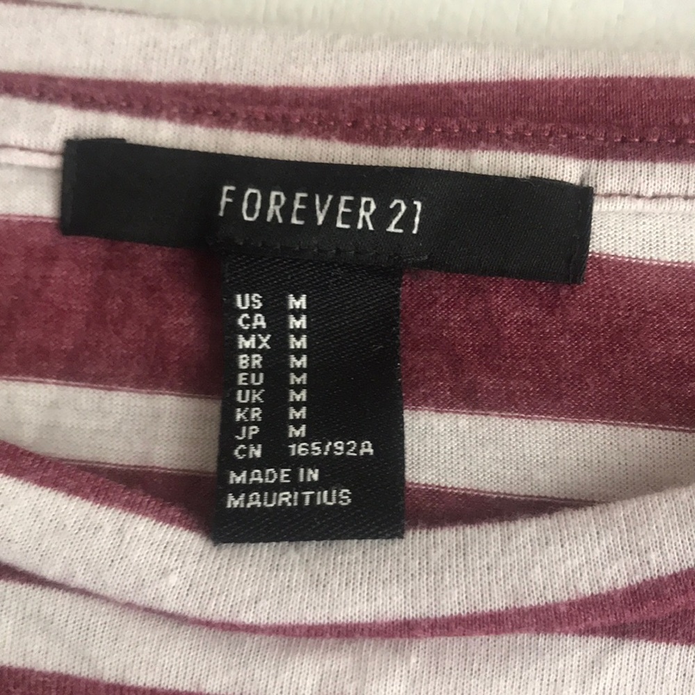 Forever 21 basic shirt - Picture 2 of 3